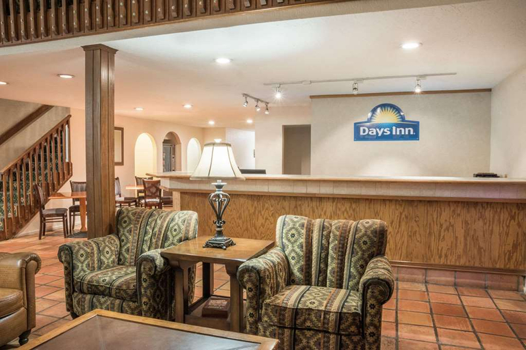 Public Area 3, SureStay Plus by Best Western Beaumont, Jefferson