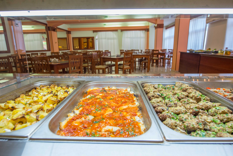 Food & Drinks 5, Silver Beach Hotel and Annexe Apartments, Ionian Islands