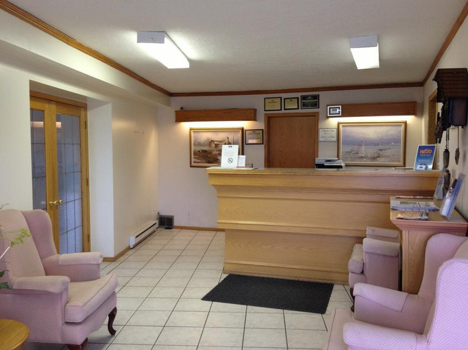 Public Area 2, Knights Inn Lethbridge, Division No. 2