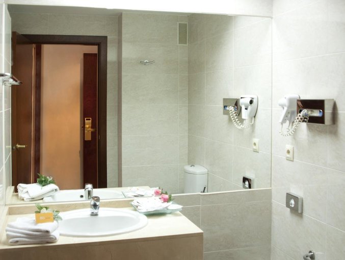Bathroom 5, BQ Andalucia Beach, Málaga