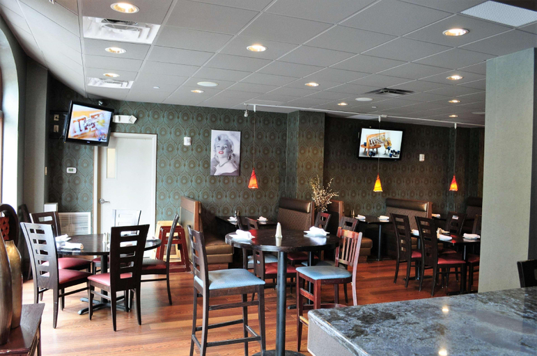 Food & Drinks 5, The Tudor Arms Hotel Cleveland - a DoubleTree by H, Cuyahoga