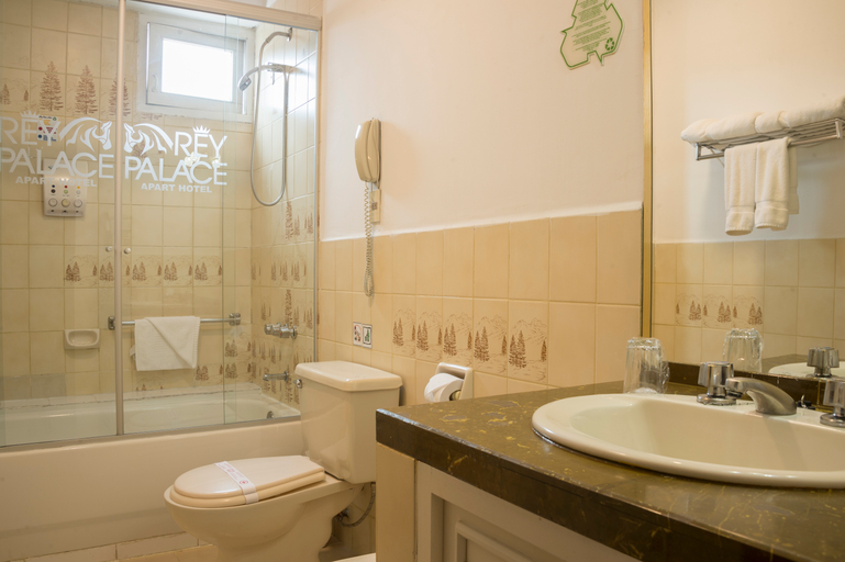 Bathroom 4, El Rey Palace Hotel, Pedro Domingo Murillo