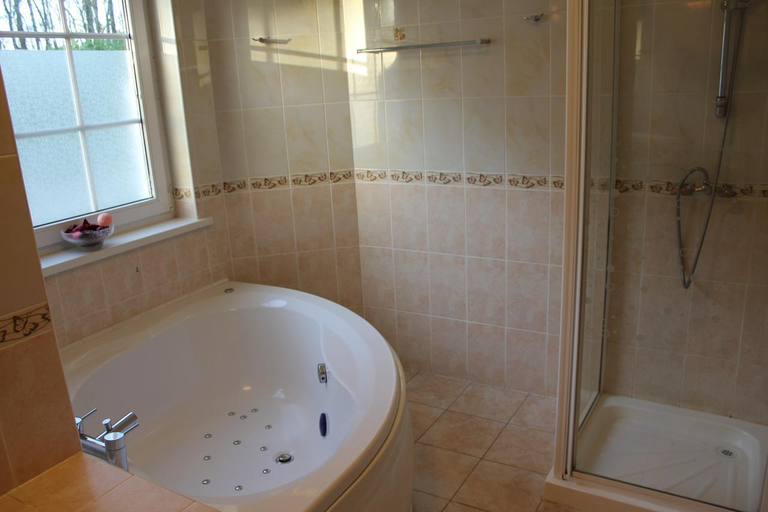 Bathroom 4, De Salis Hotel, Essex