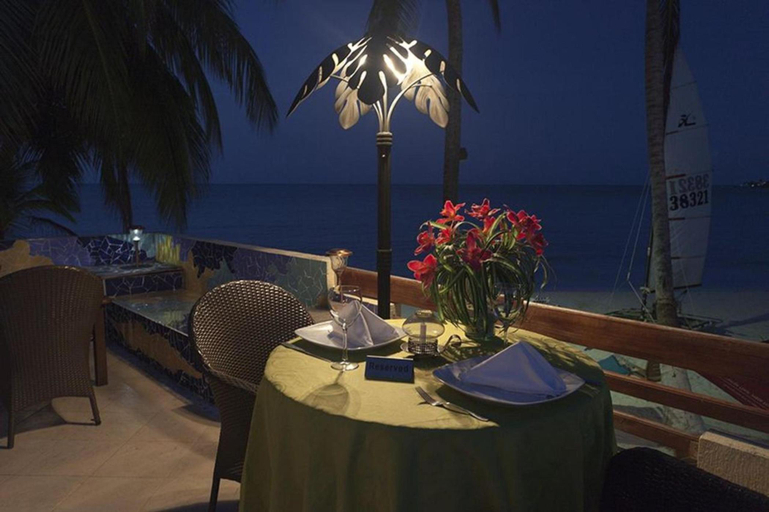 Food & Drinks 3, Cocoplum Beach, San Andrés