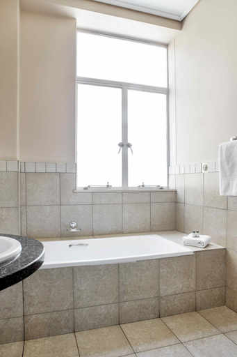 Bathroom 5, Premier Hotel Mapungubwe, City of Johannesburg