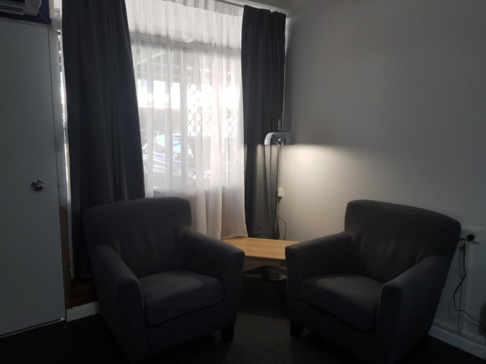 Others 5, The Q Motel, Rockhampton