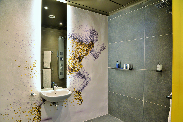 Bathroom, The Peninsula All Suite Hotel, City of Cape Town