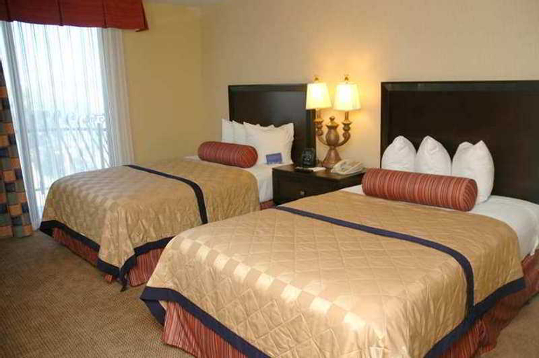 Bedroom 3, Embassy Suites by Hilton Kansas City Plaza, Jackson