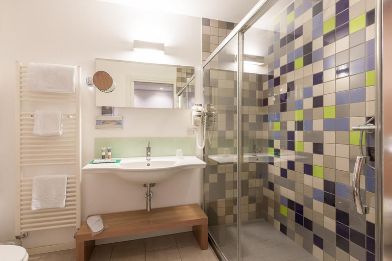 Bathroom 5, Poggio del Sole Hotel, Ragusa