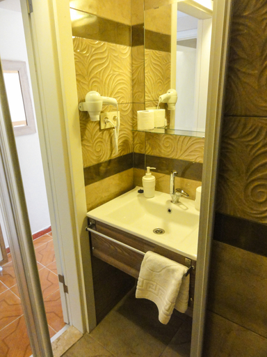 Bathroom 5, Altinersan Hotel, Didim