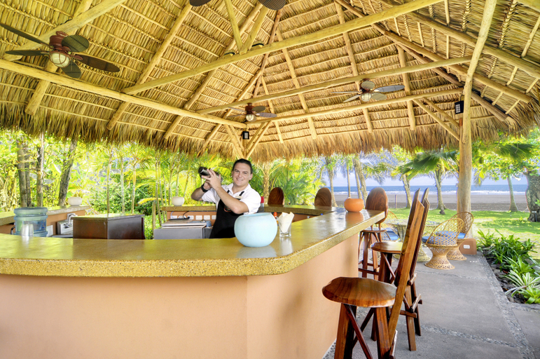 Food & Drinks 5, Alma Del Pacifico, Parrita