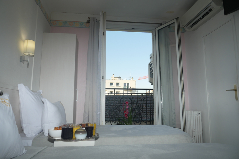 Bedroom 3, Novex, Paris