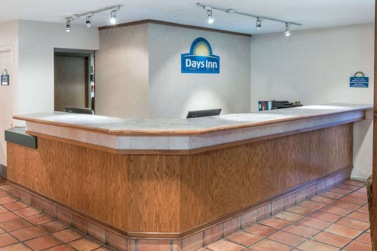 Public Area 3, SureStay Plus by Best Western Beaumont, Jefferson