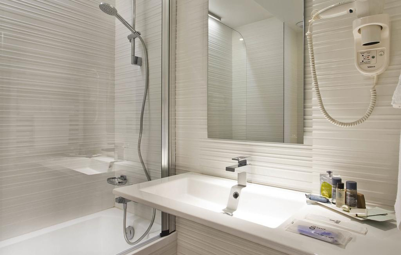 Bathroom 3, Hôtel Garance, Paris