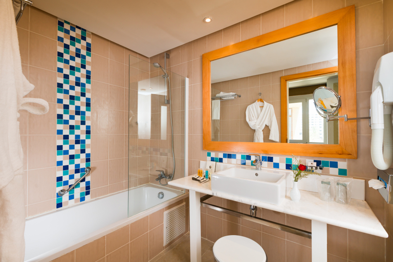 Bathroom 5, Sousse Palace Hotel & Spa, Sousse Médina