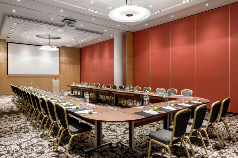 Business Facilities 2, Hilton Amsterdam, Amsterdam