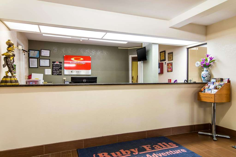 Public Area 3, King's Inn- LaFayette, Walker