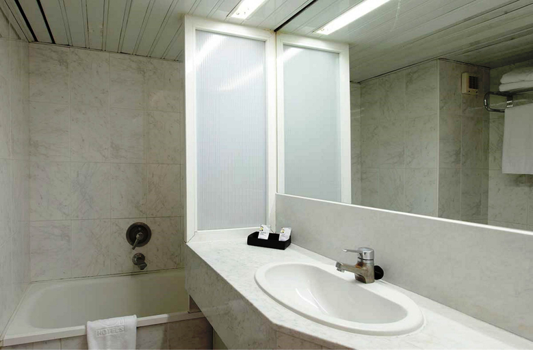 Bathroom 5, Apartamentos Roybel, Alicante