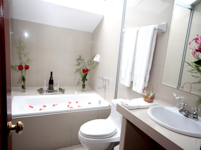 Bathroom 4, Hotel Kenamari, Cusco