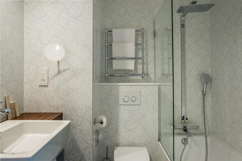 Bathroom 4, Le Parisis Paris Tour Eiffel, Paris