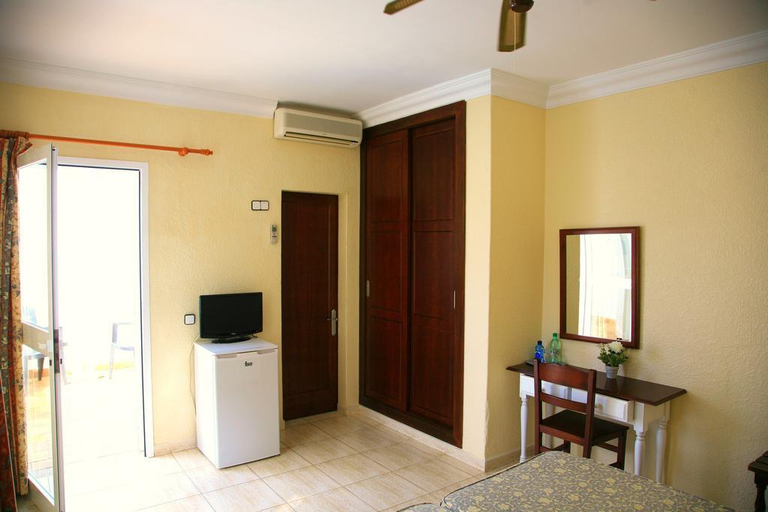 Bedroom, Villa Columbus Rooms and Restaurant, Baleares