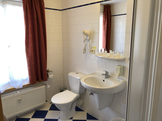 Bathroom 4, Brezina, Praha 2