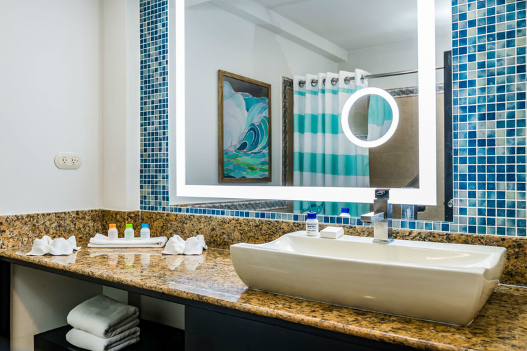 Bathroom 4, Margaritaville Beach Resort Playa Flamingo, Santa Cruz