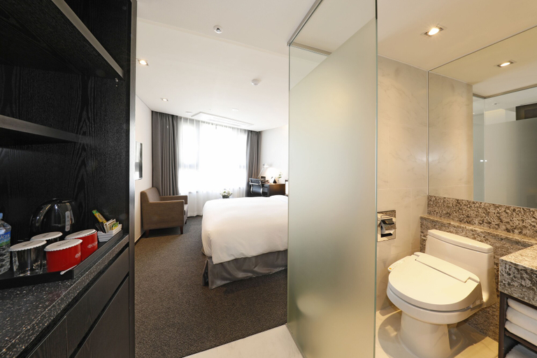 Bathroom 4, Ramada Encore Seoul Magok, Gangseo
