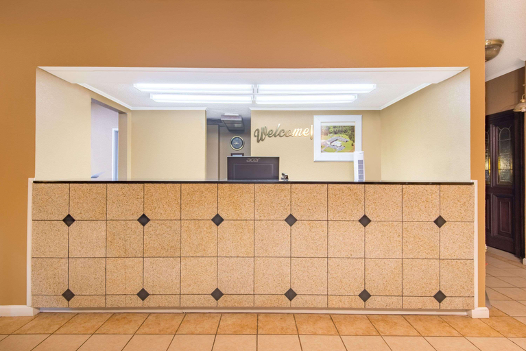 Public Area 2, Hampton Inn by Hilton Clanton, Chilton