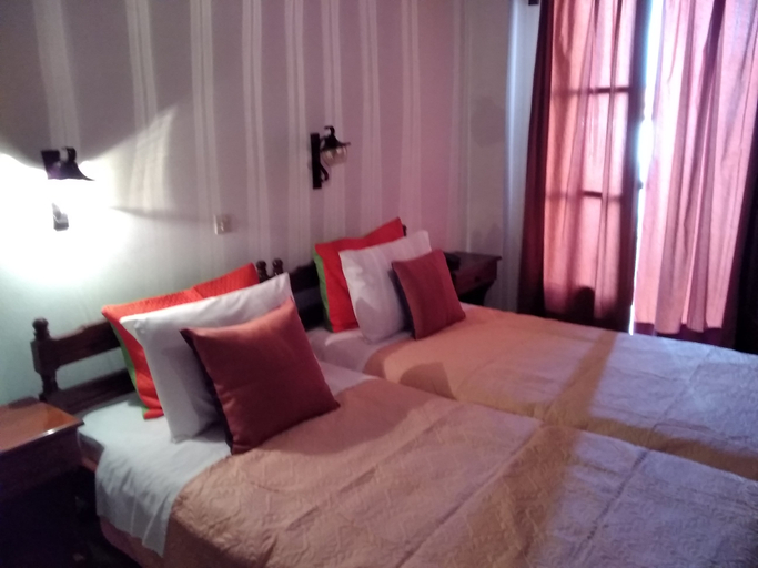 Bedroom 3, Pettite Morfo, Thessaly