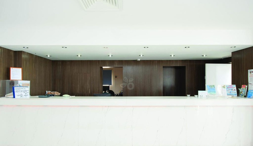 Public Area 2, Silver Sands