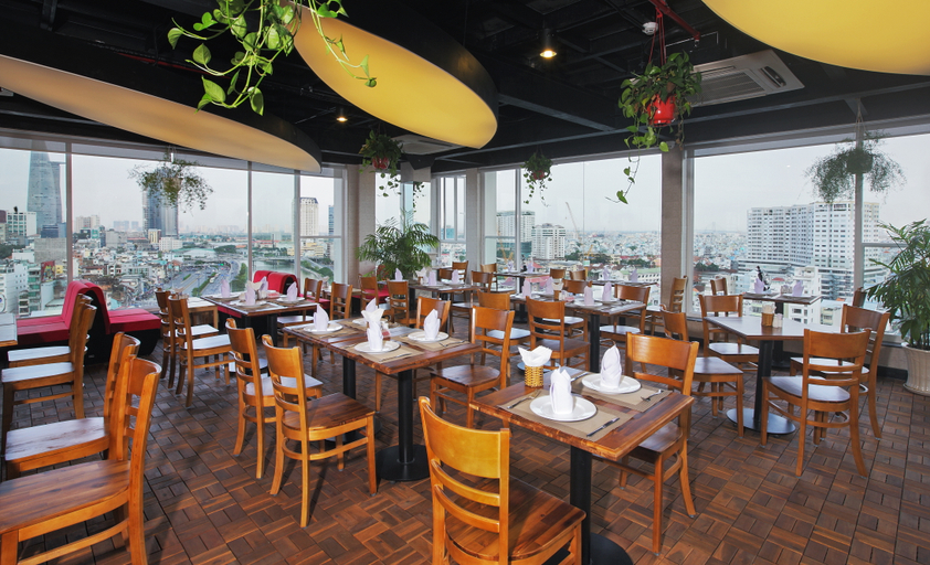 Food & Drinks 5, Sunland Hotel, District 1