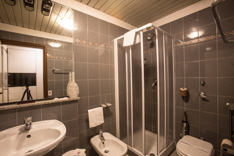 Bathroom 4, Airport Hotel Motel Malpensa, Varese