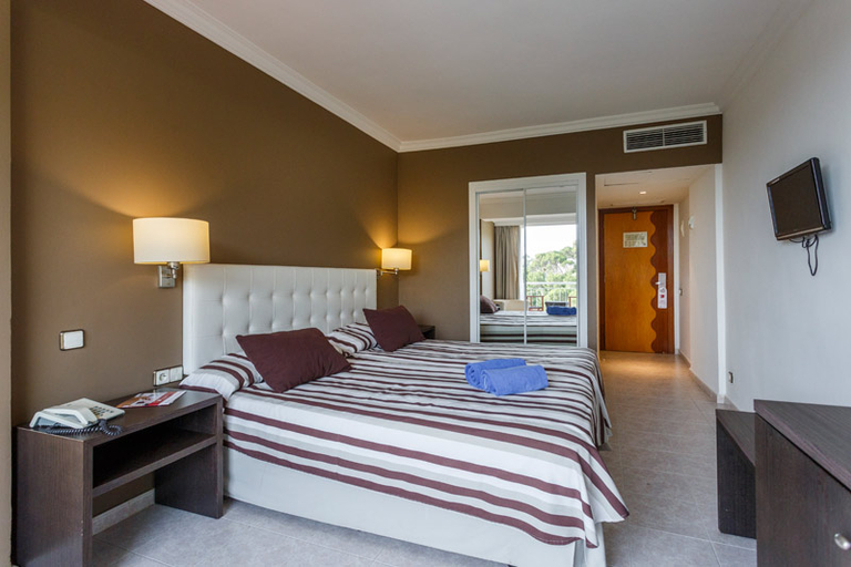 Bedroom 3, Minura Cala Galdana & Apartamentos d´Aljandar, Baleares