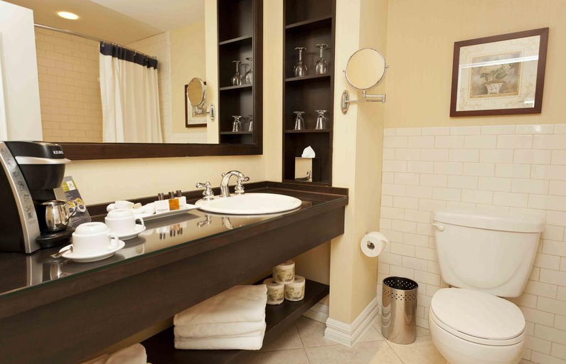 Bathroom 4, Le St-Martin Hotel & Suites Laval, Laval
