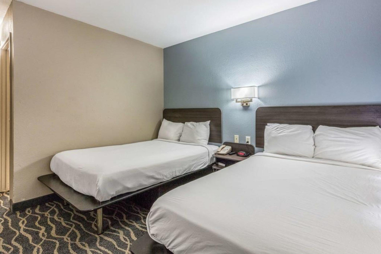 Bedroom 4, Econo Lodge West Memphis Area, Crittenden