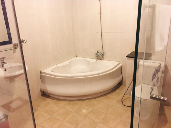 Bathroom 5, Moc Lan 1 Hotel, Ho Chi Minh City