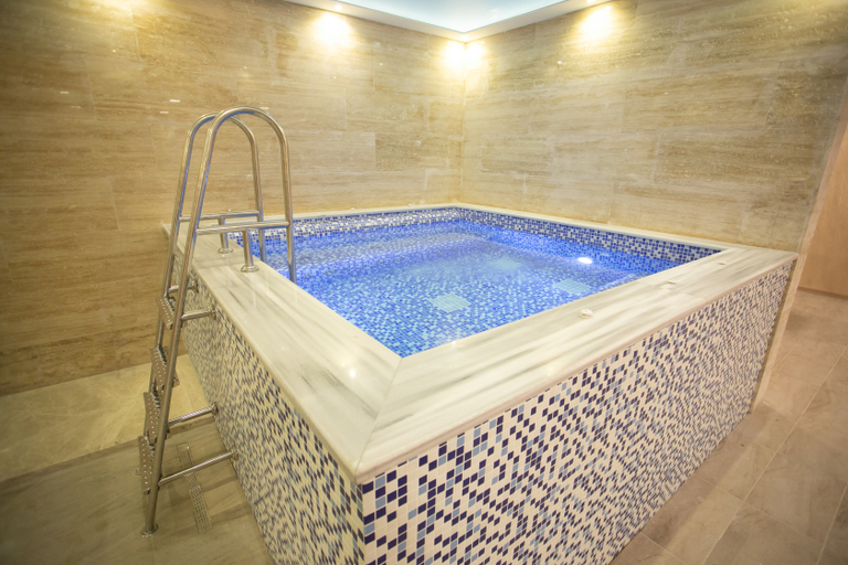 Bathroom 2, Diamond Hotel Baku, Baku