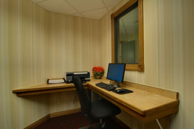 Exterior & Views 2, Country Inn Suites By Radisson Chanhassen Mn, Carver