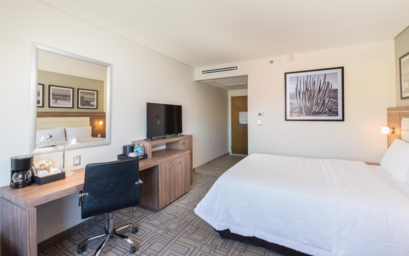 Bedroom 3, Hampton Inn by Hilton Tijuana, Tijuana
