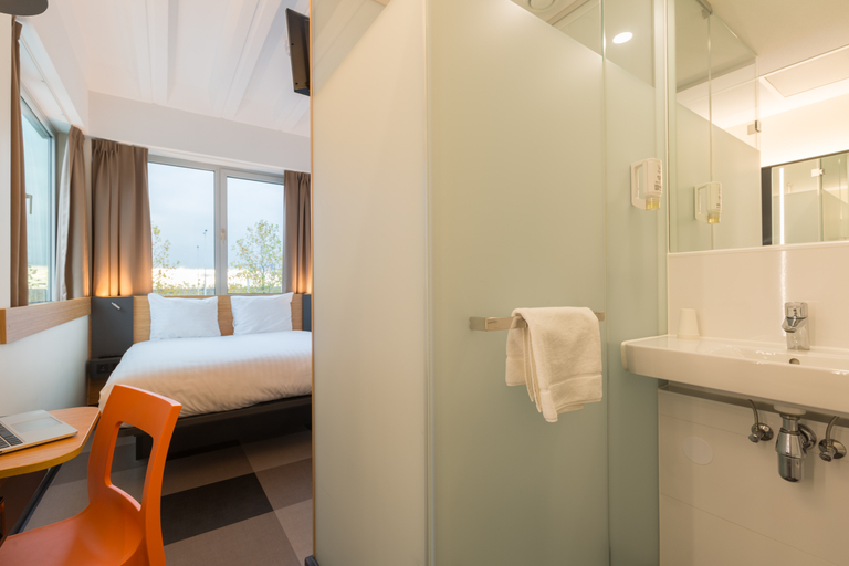 Bathroom, Maxhotel Amsterdam Airport Schiphol, Haarlemmermeer