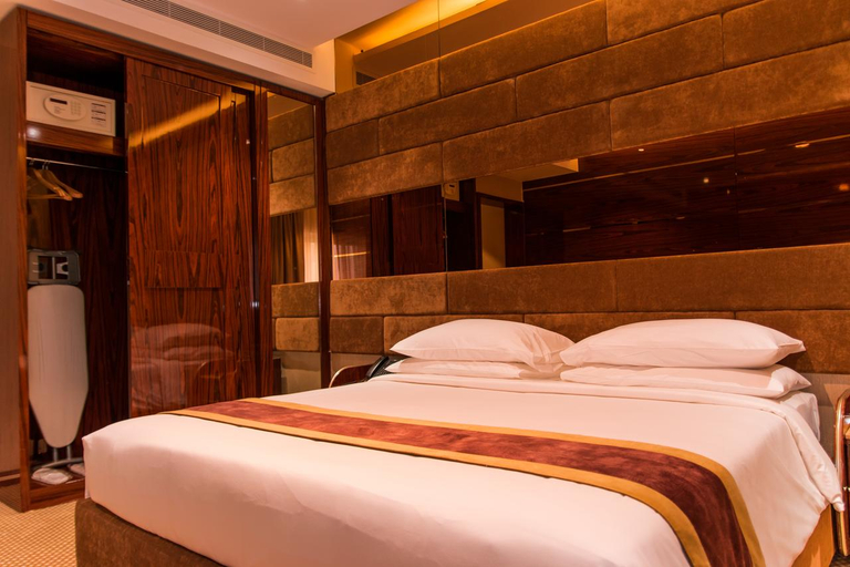 Bedroom 2, City Park Hotel Apartments, Bausher