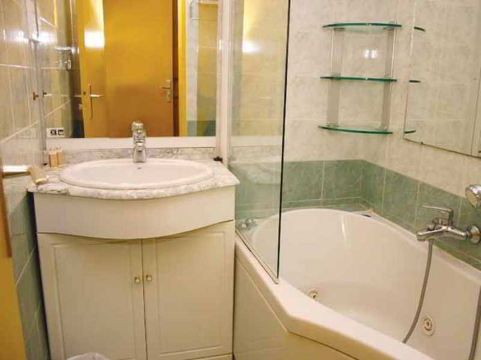 Bathroom 3, Le Mottaret, Savoie