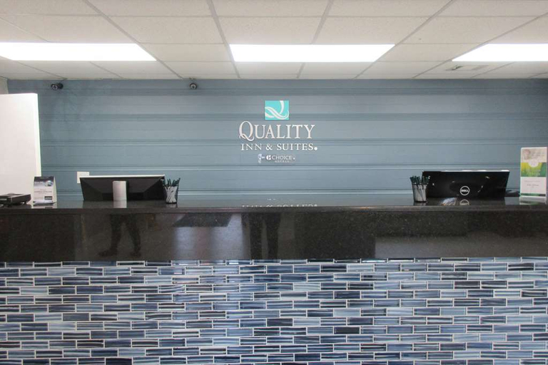 Public Area 2, Quality Inn & Suites Cincinnati Uptown Norwood, Cincinnati