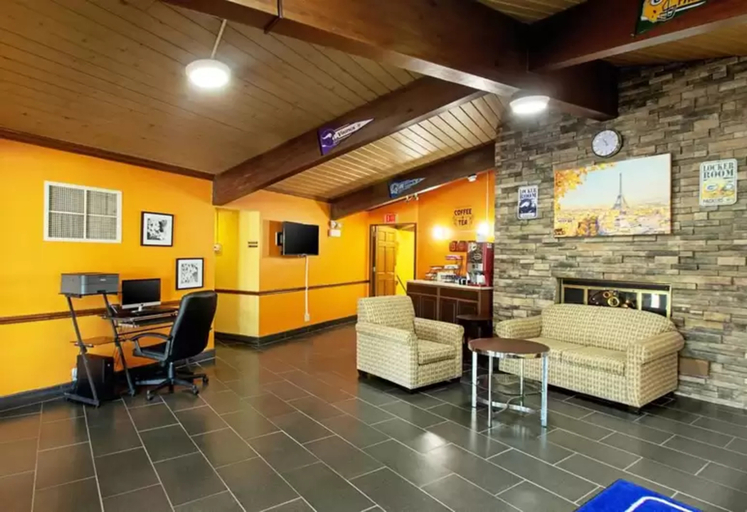 Public Area 2, Travelodge by Wyndham Appleton, Outagamie