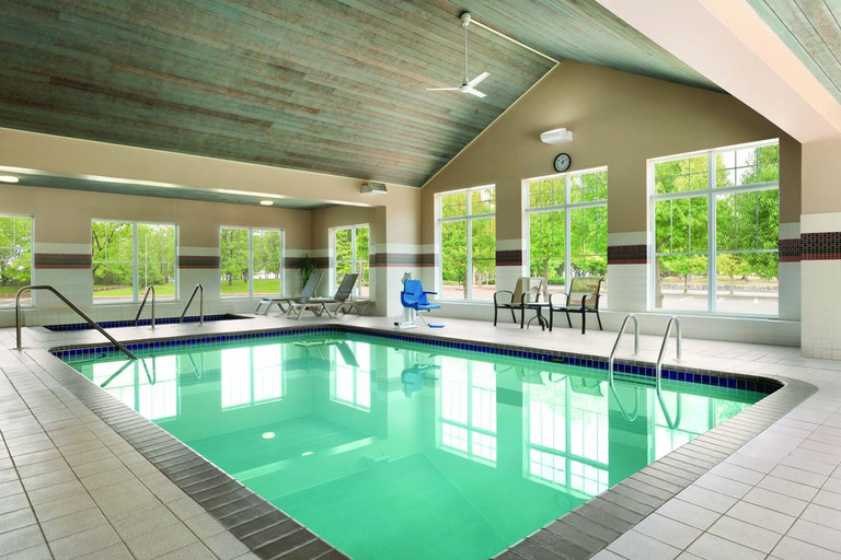 Sport & Beauty, Country Inn & Suites by Radisson, Brooklyn Center, Hennepin