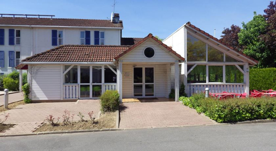 Exterior & Views 2, Trappes Balladins Hotel, Yvelines