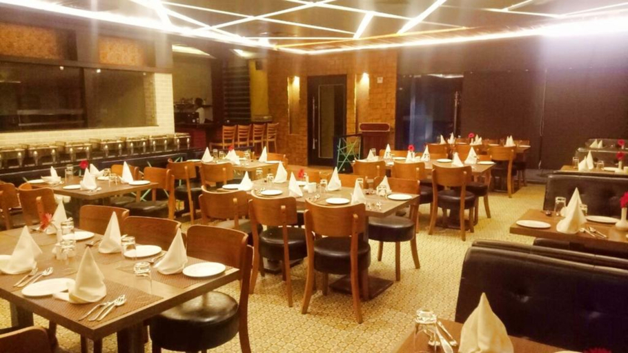 Food & Drinks 5, Pinnacle by 1589 Hotels, Lucknow