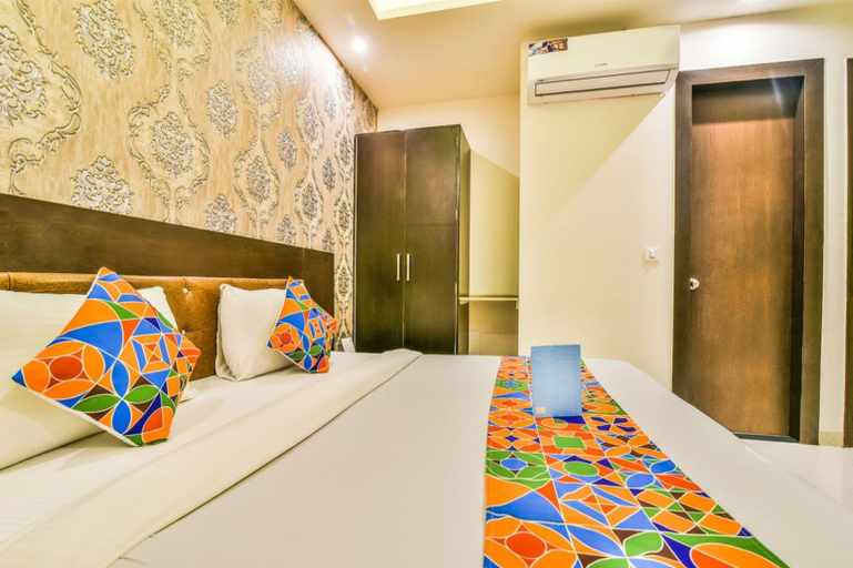 Bedroom 3, Hotel Paragon Delhi Airport, Delhi