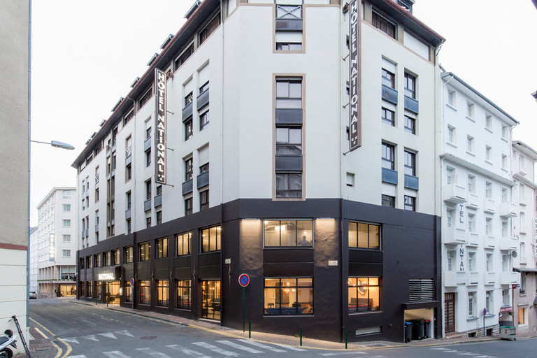 Exterior & Views